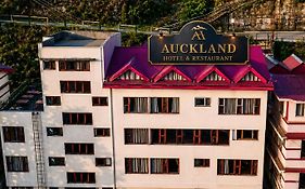 Hotel Auckland - Near Mall Road